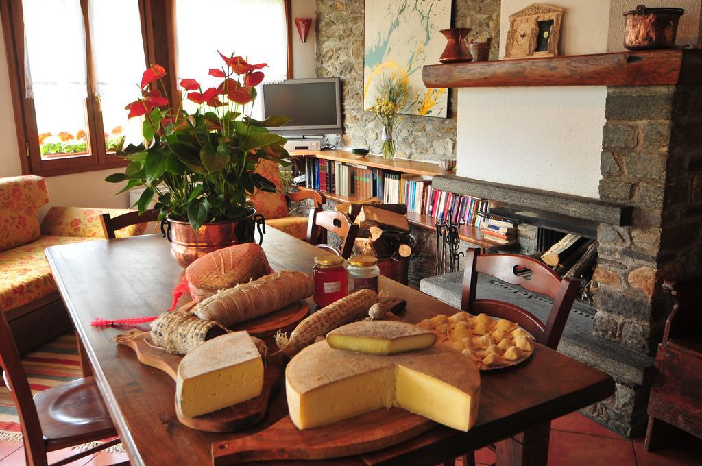 Agriturismo La Fonte Di Mariella Gravedona Exterior foto