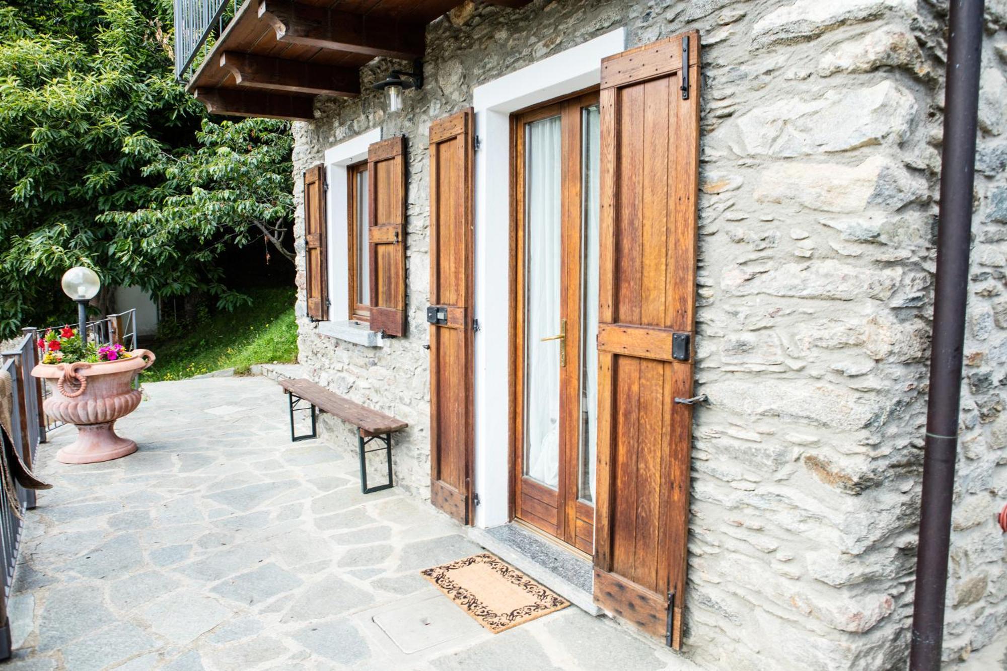 Agriturismo La Fonte Di Mariella Gravedona Exterior foto