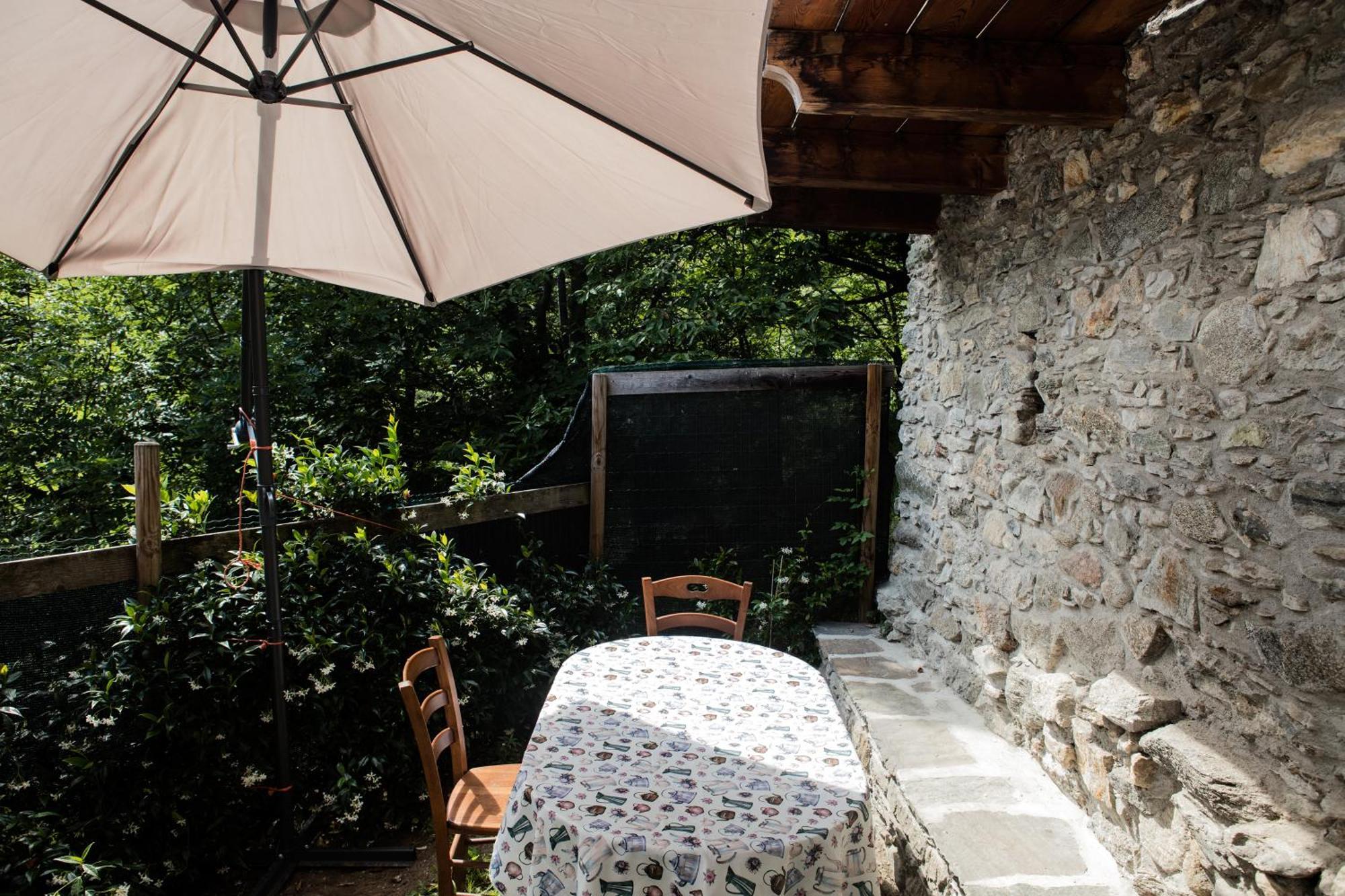 Agriturismo La Fonte Di Mariella Gravedona Exterior foto