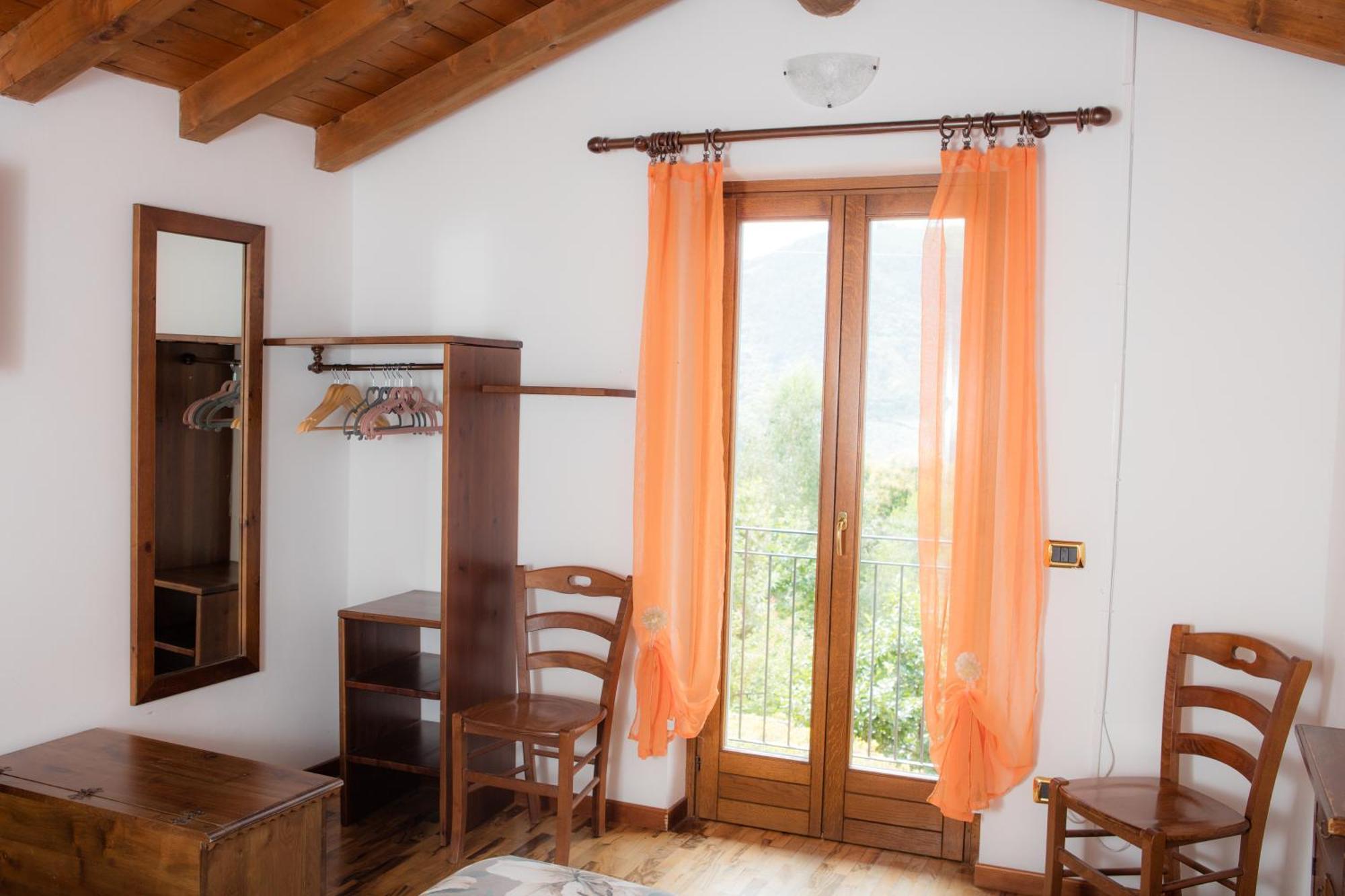 Agriturismo La Fonte Di Mariella Gravedona Exterior foto