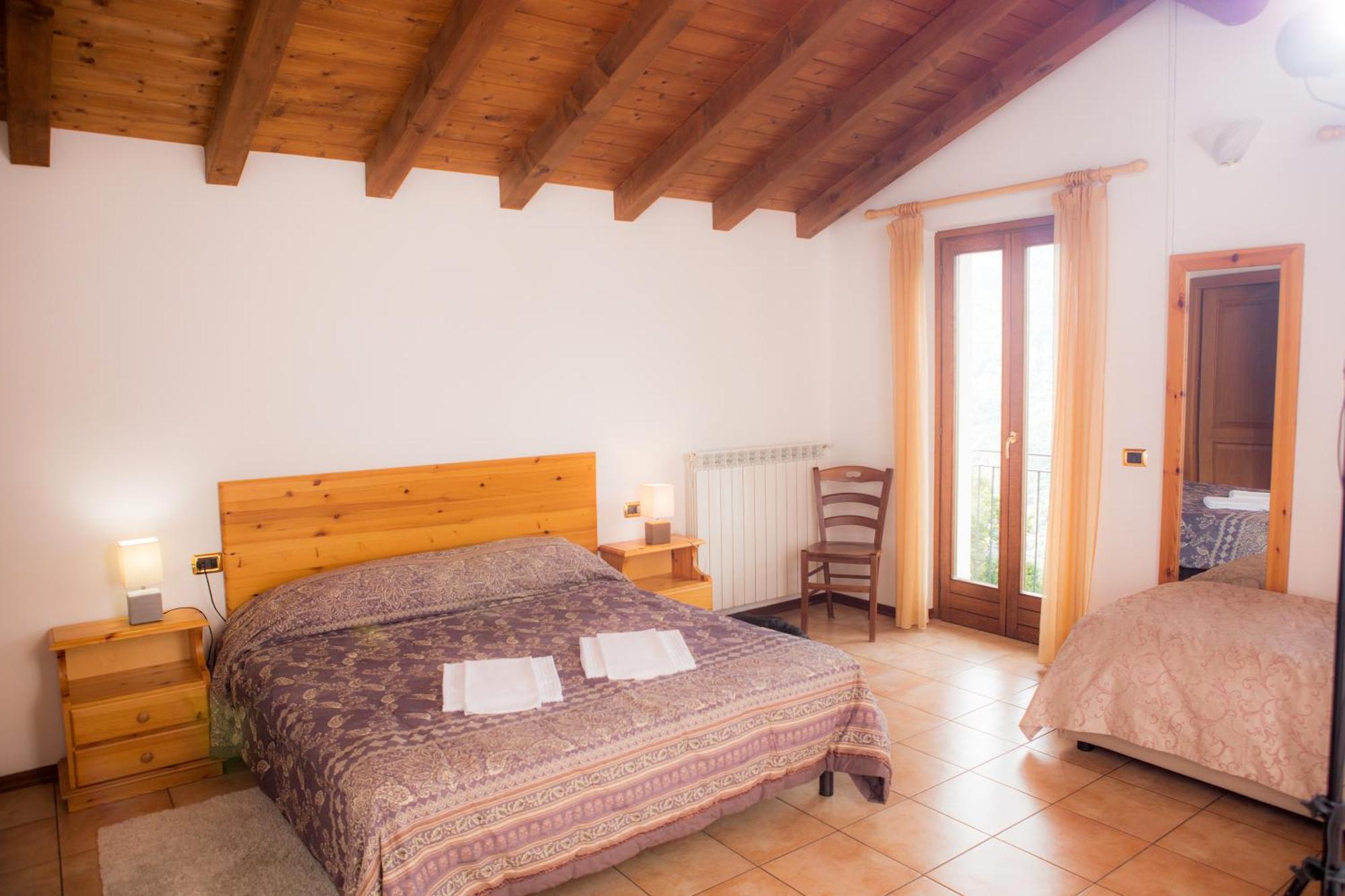 Agriturismo La Fonte Di Mariella Gravedona Exterior foto