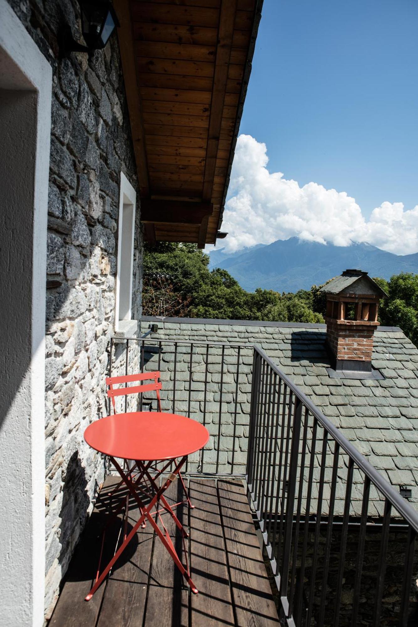 Agriturismo La Fonte Di Mariella Gravedona Exterior foto